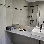 W Lesie Z Kominkiem I Ogrodem בית נופש *
