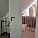 W Lesie Z Kominkiem I Ogrodem * Niedalino