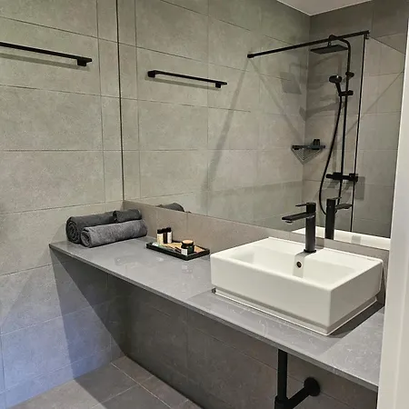 W Lesie Z Kominkiem I Ogrodem Сasa de vacaciones *