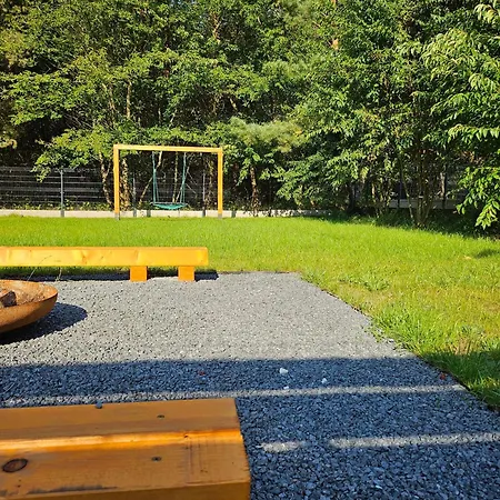 W Lesie Z Kominkiem I Ogrodem Niedalino