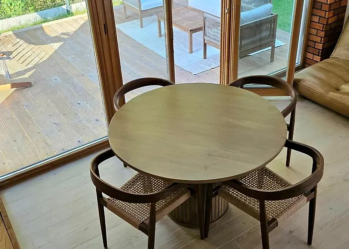 W Lesie Z Kominkiem I Ogrodem Nyaraló Niedalino