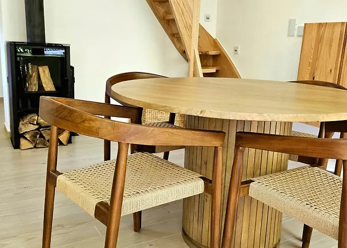 Nyaraló W Lesie Z Kominkiem I Ogrodem Niedalino