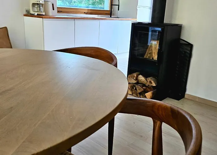 W Lesie Z Kominkiem I Ogrodem