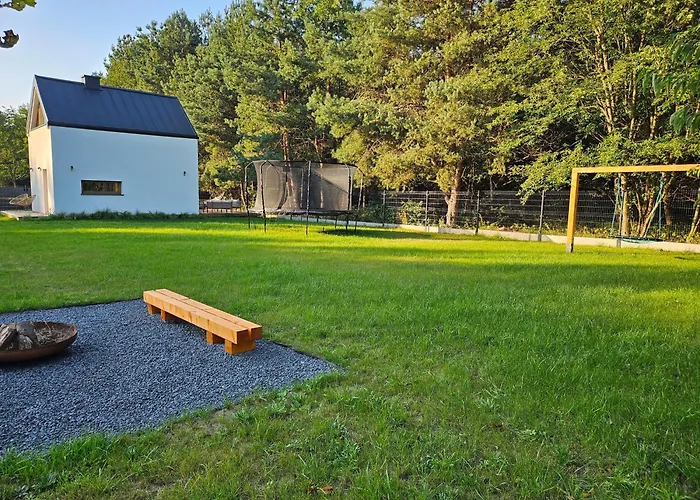 W Lesie Z Kominkiem I Ogrodem *