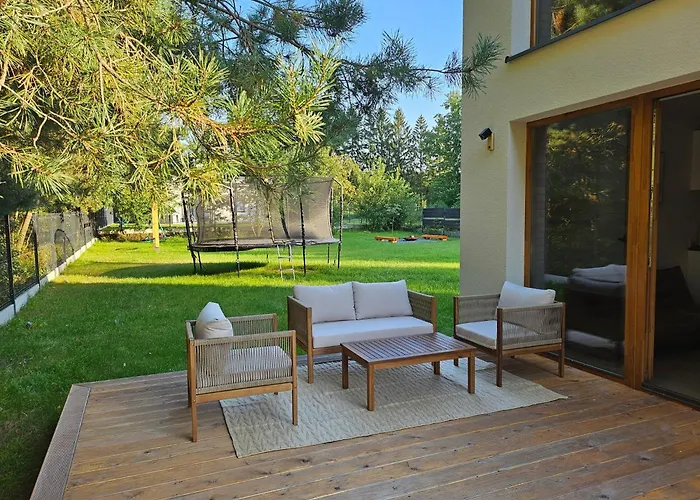 W Lesie Z Kominkiem I Ogrodem Nyaraló *