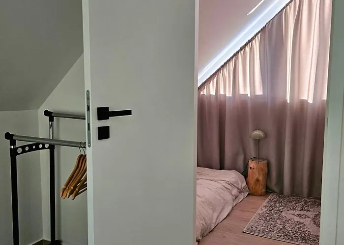 W Lesie Z Kominkiem I Ogrodem * Niedalino