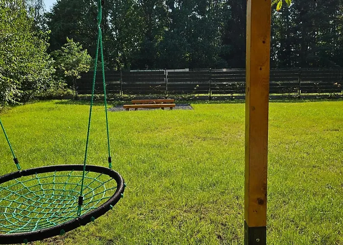 W Lesie Z Kominkiem I Ogrodem Nyaraló *