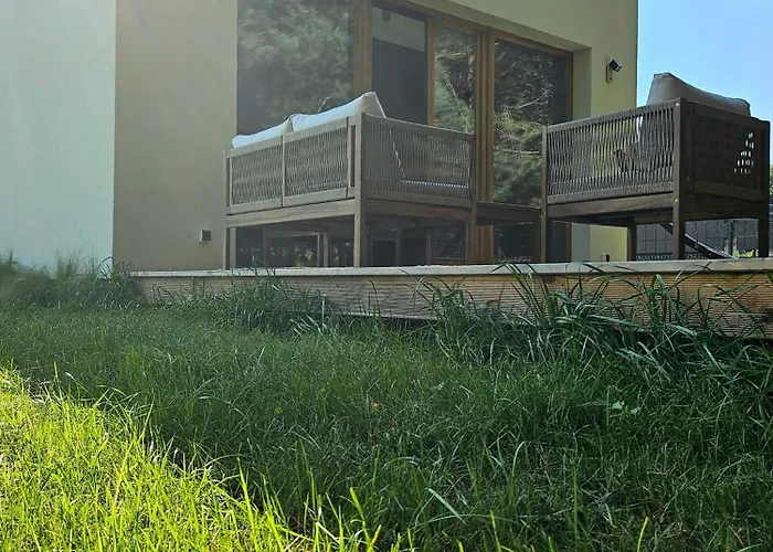 W Lesie Z Kominkiem I Ogrodem Niedalino